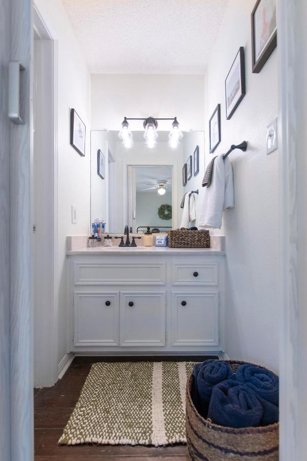 Lush, Enchanting Oasis! Apartment Austin