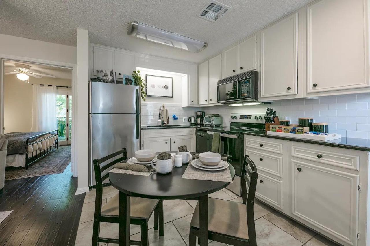Lush, Enchanting Oasis! Apartment Austin