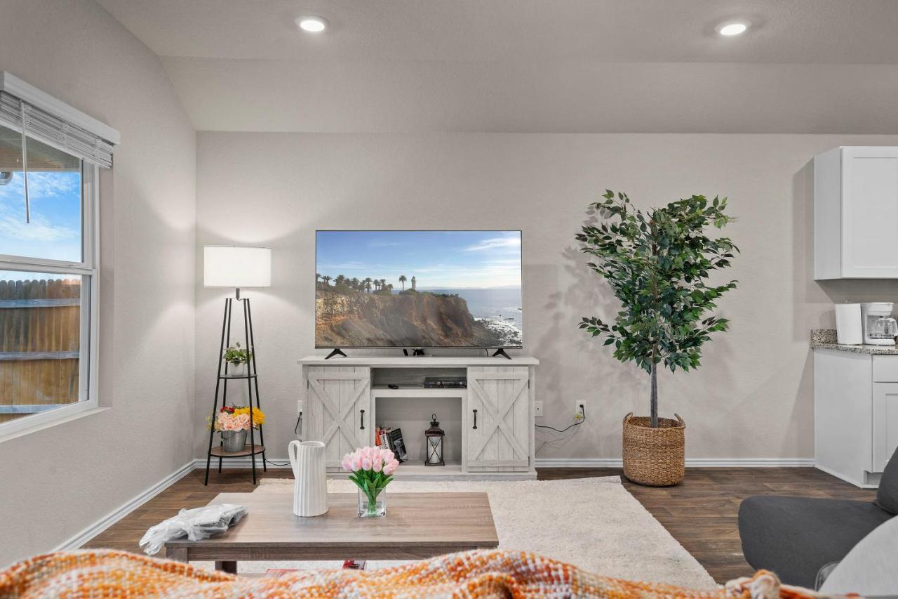 @ Marbella Lane - Amazing 4br Lakeview *