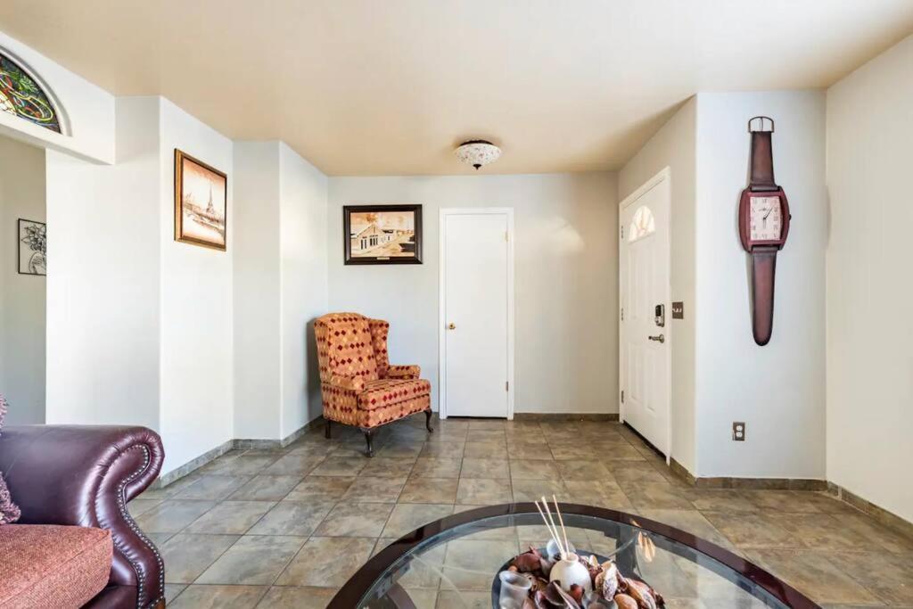 Opuluxe Poolside Paradise Sleeps 6