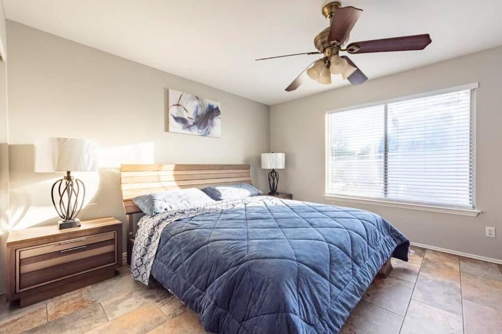Opuluxe Poolside Paradise Sleeps 6 Austin