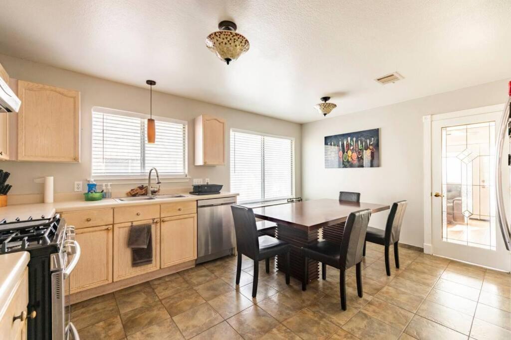 Holiday home Opuluxe Poolside Paradise Sleeps 6