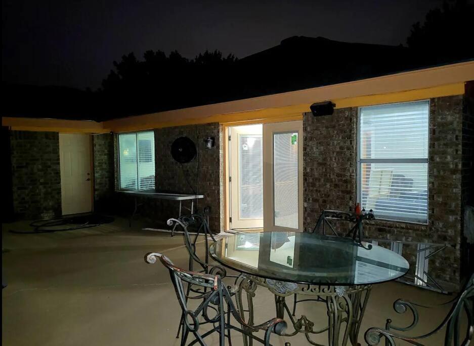 Holiday home Opuluxe Poolside Paradise Sleeps 6 Austin
