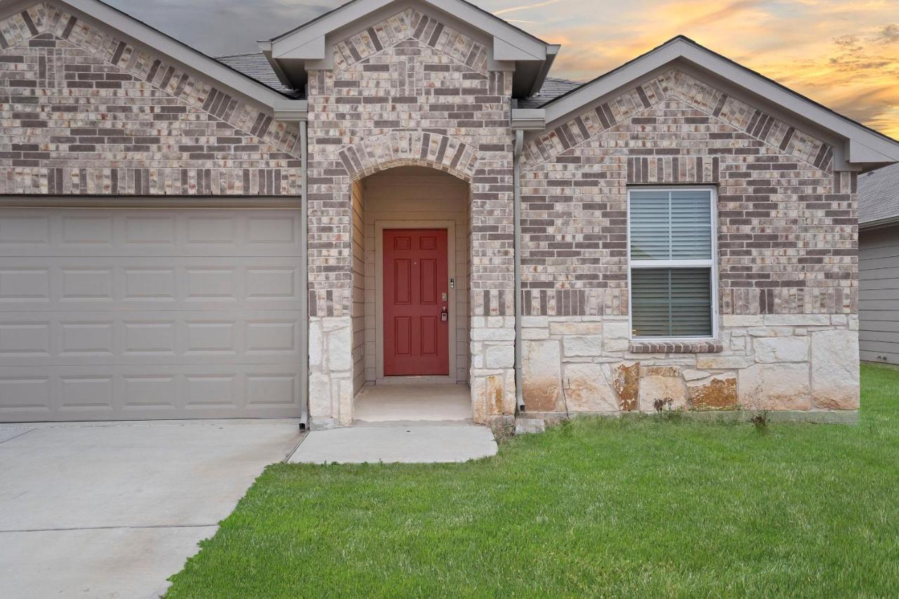 @ Marbella Lane - Amazing 4br Lakeview