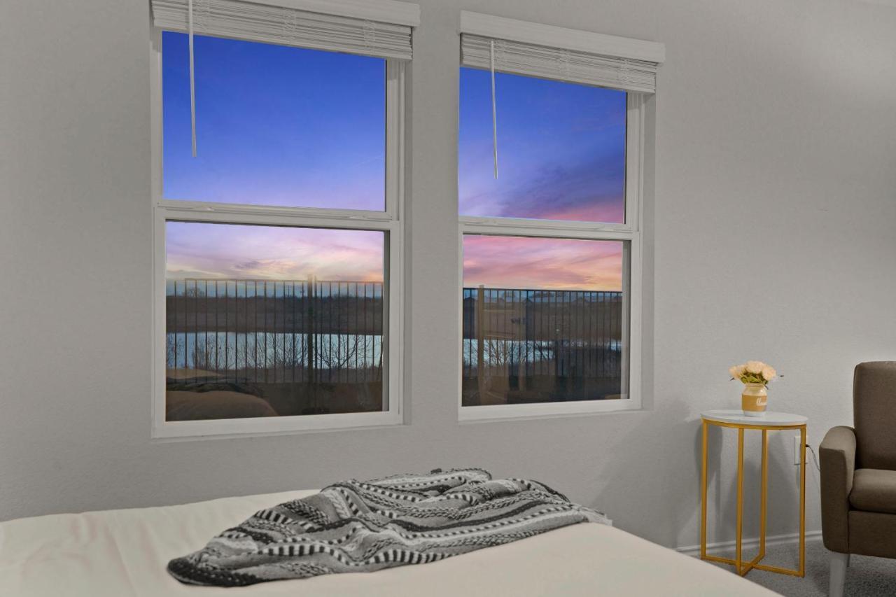 @ Marbella Lane - Amazing 4br Lakeview