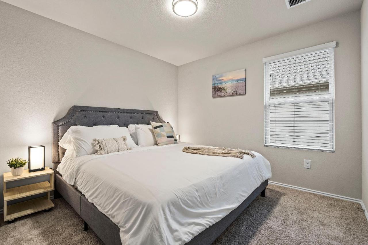 @ Marbella Lane - Amazing 4br Lakeview