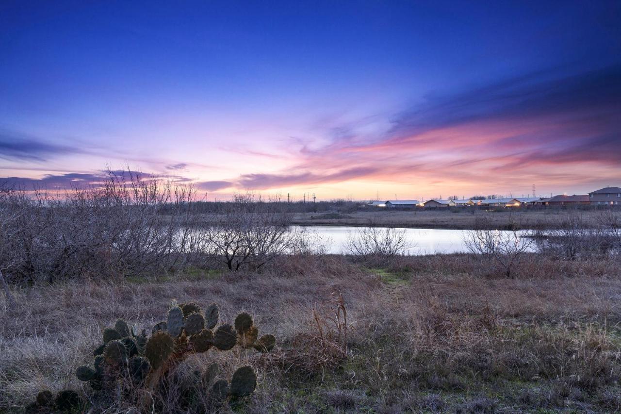 @ Marbella Lane - Amazing 4br Lakeview Austin
