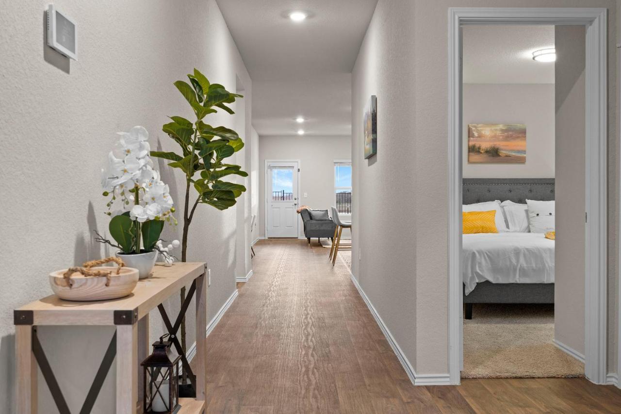 @ Marbella Lane - Amazing 4br Lakeview *