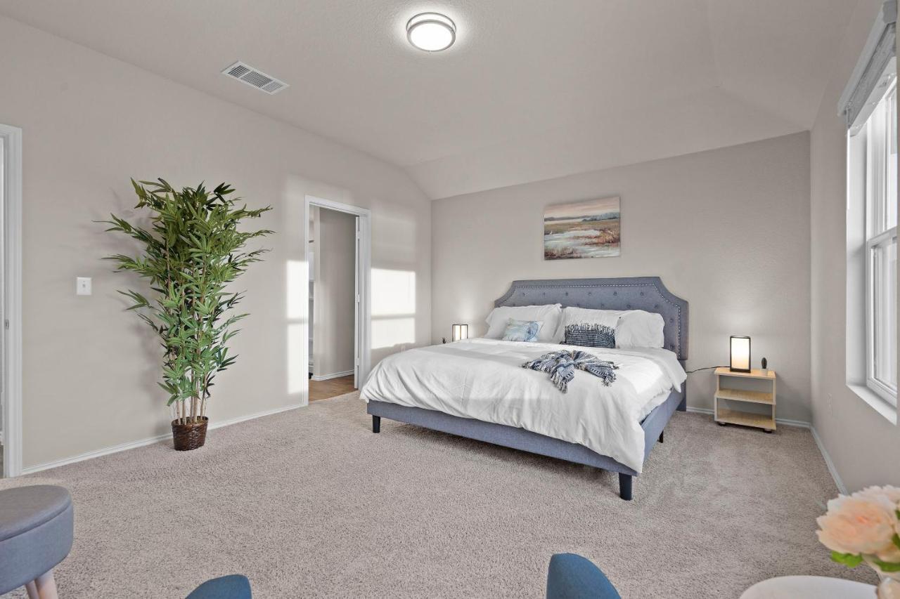 Holiday home @ Marbella Lane - Amazing 4br Lakeview