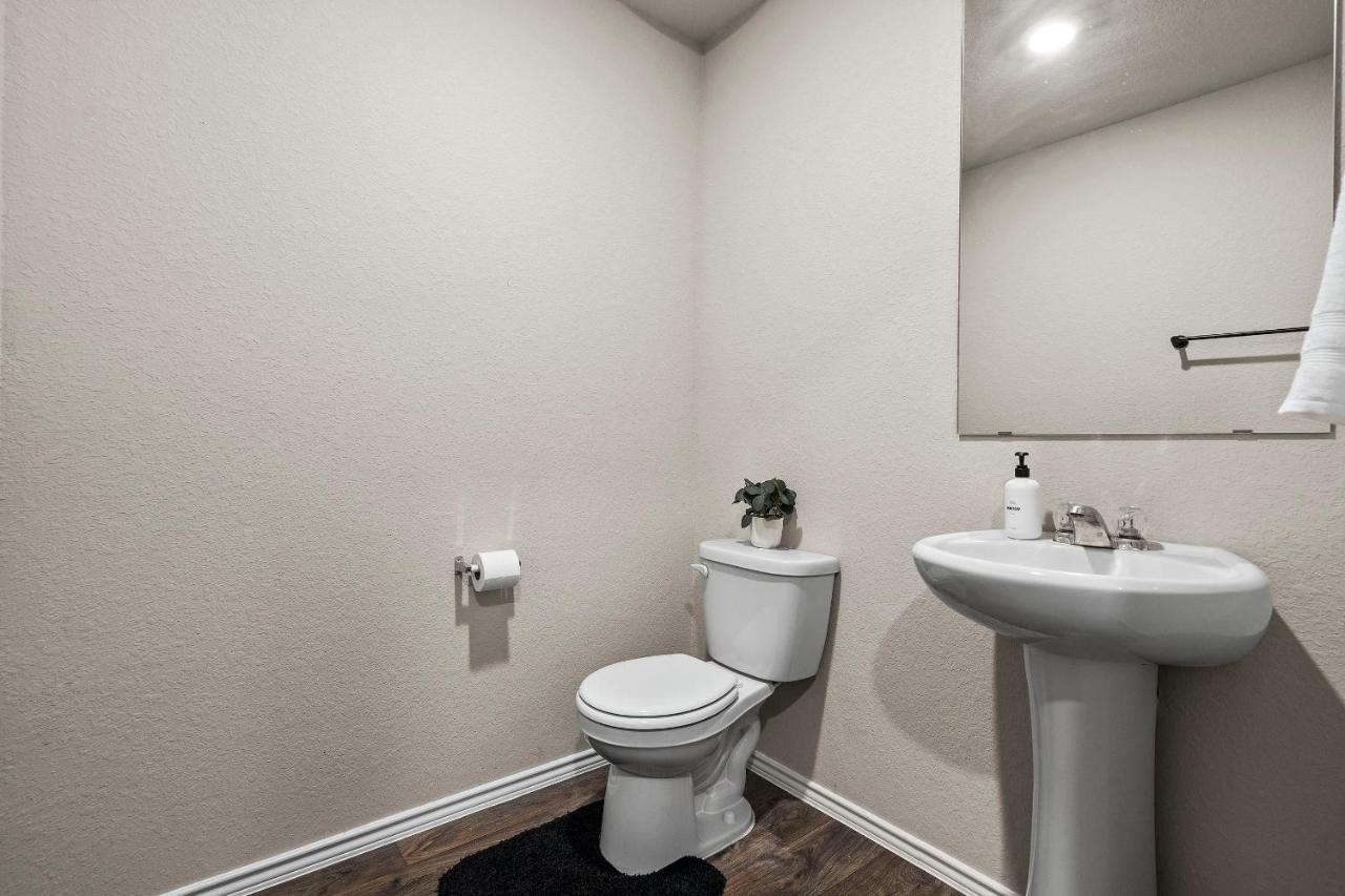 @ Marbella Lane - Amazing 4br Lakeview *