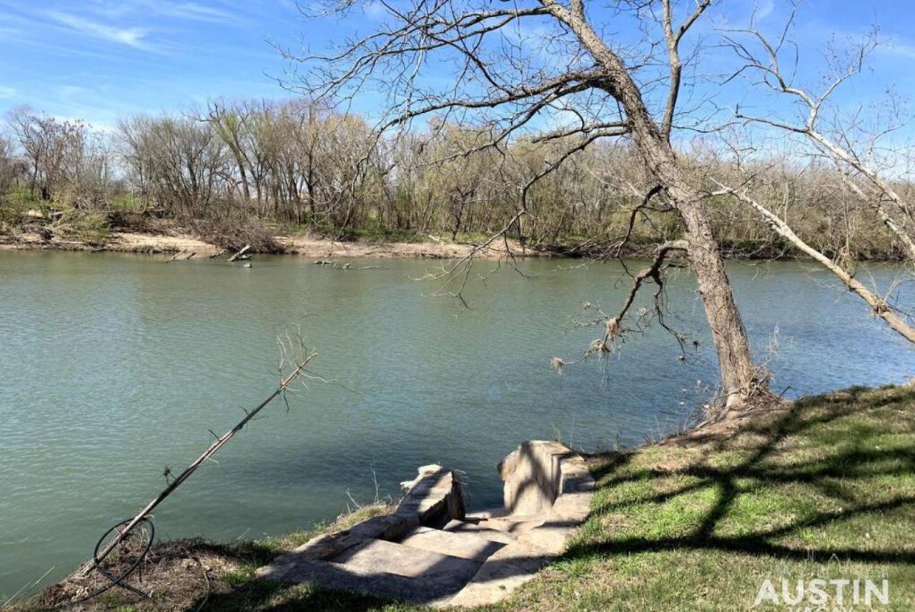 Retreat To The Outdoors With Colorado River Access Holiday home *