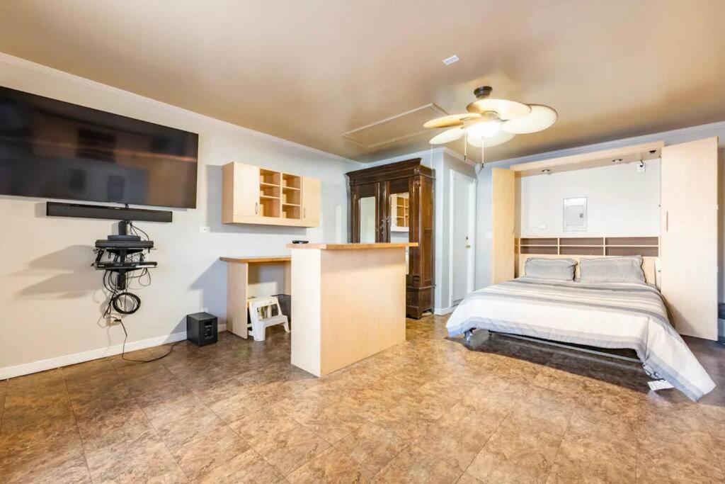 Opuluxe Poolside Paradise Sleeps 6