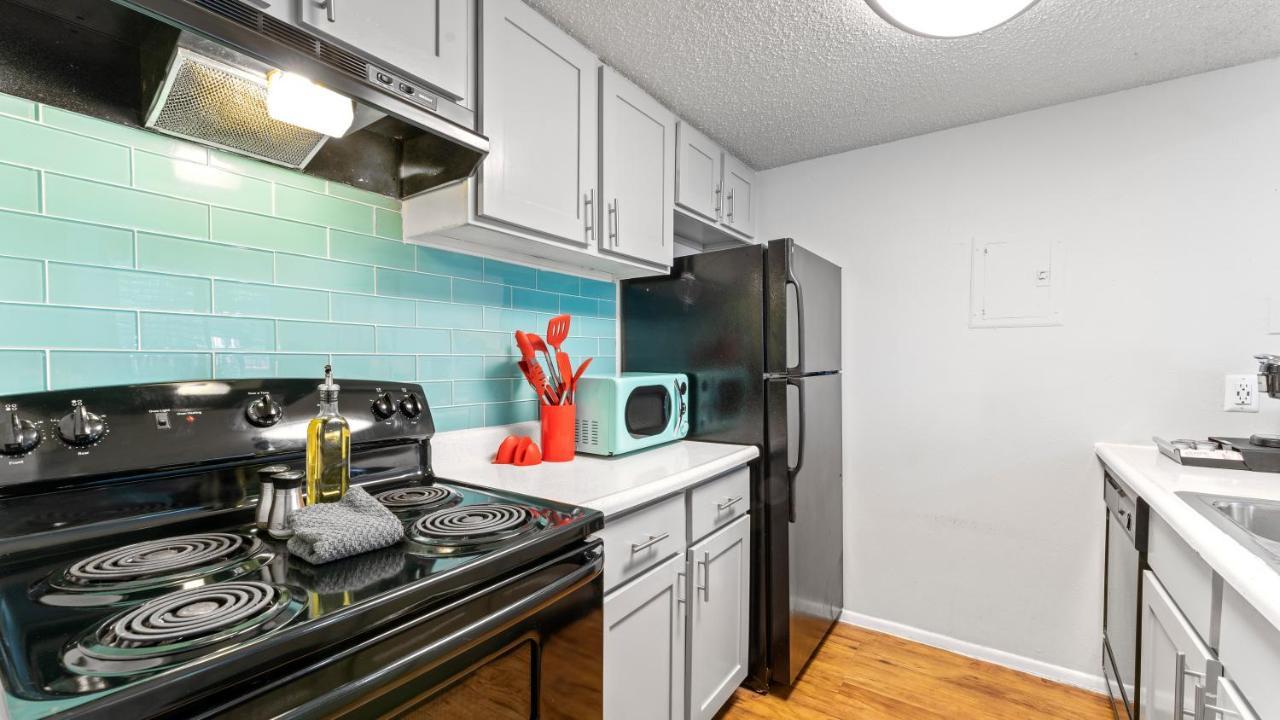 Vivant - Sola Chic King Bed Suites, Close To Downtown *