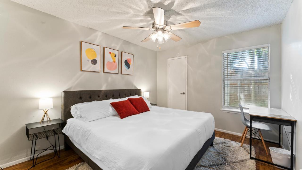 Vivant - Sola Chic King Bed Suites, Close To Downtown Apartment Austin