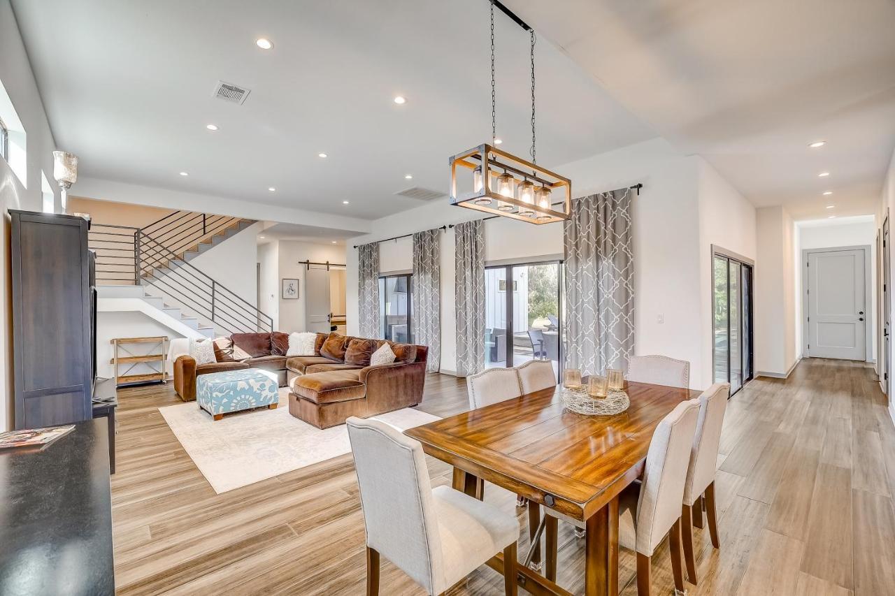 Serene Stunner Holiday home Austin