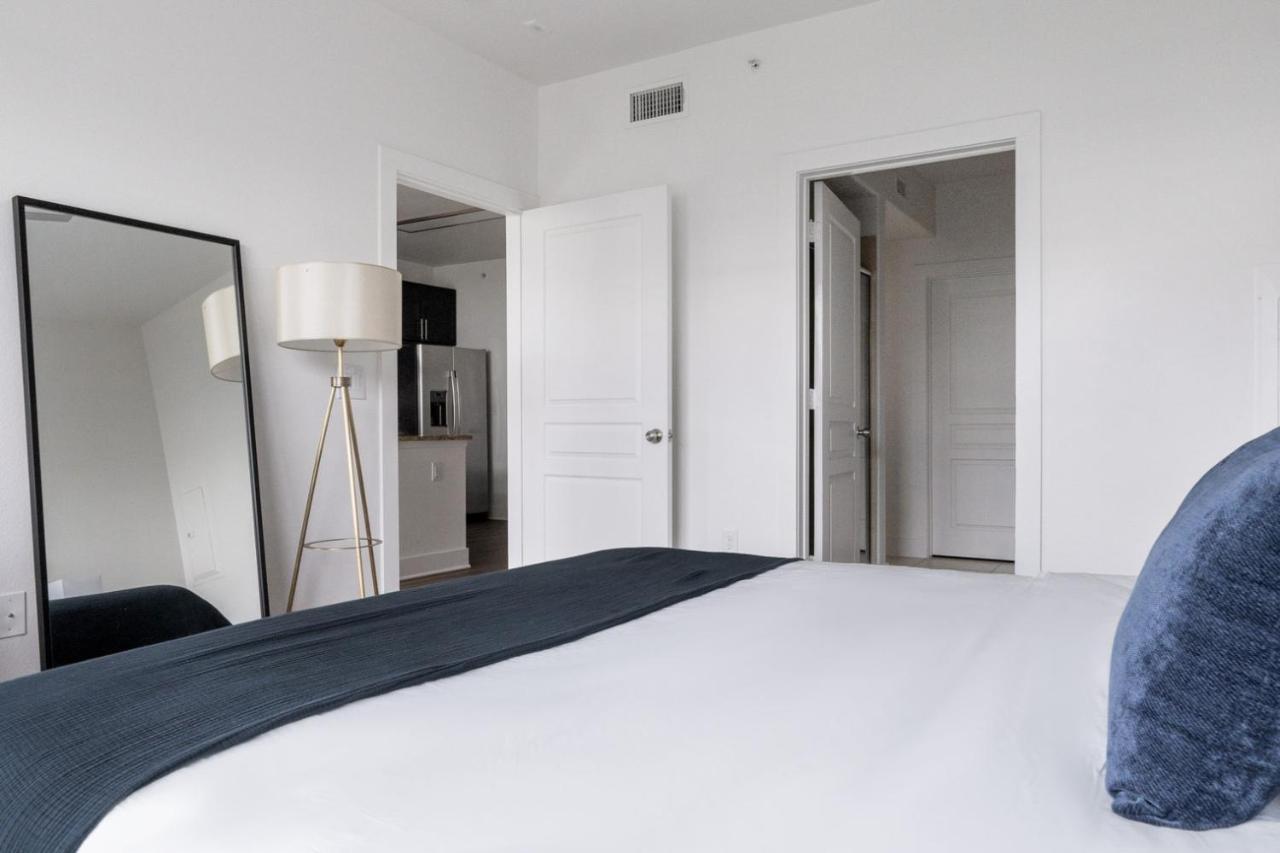 Arboretum 1br W Gym Pool Wd Nr Restaurants Atx-190 * Austin