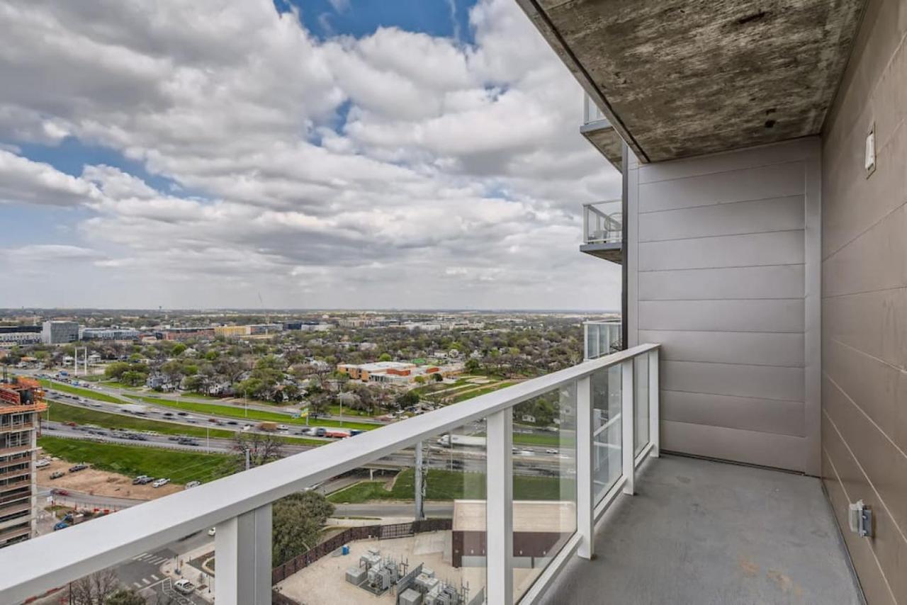 Incredible View Of Downtown Walk To Rainey St Apartment