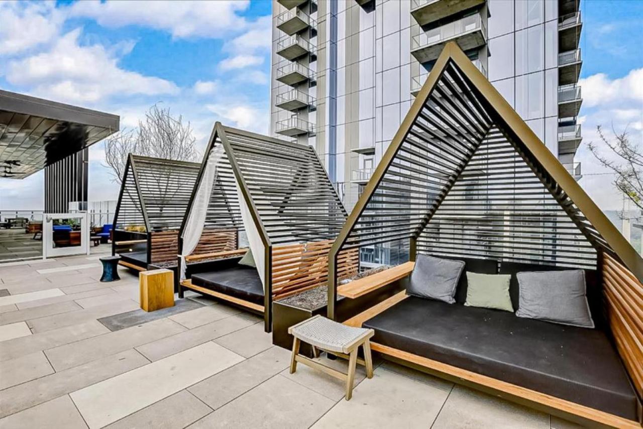 Holiday home Brand New Rainey Street With And View