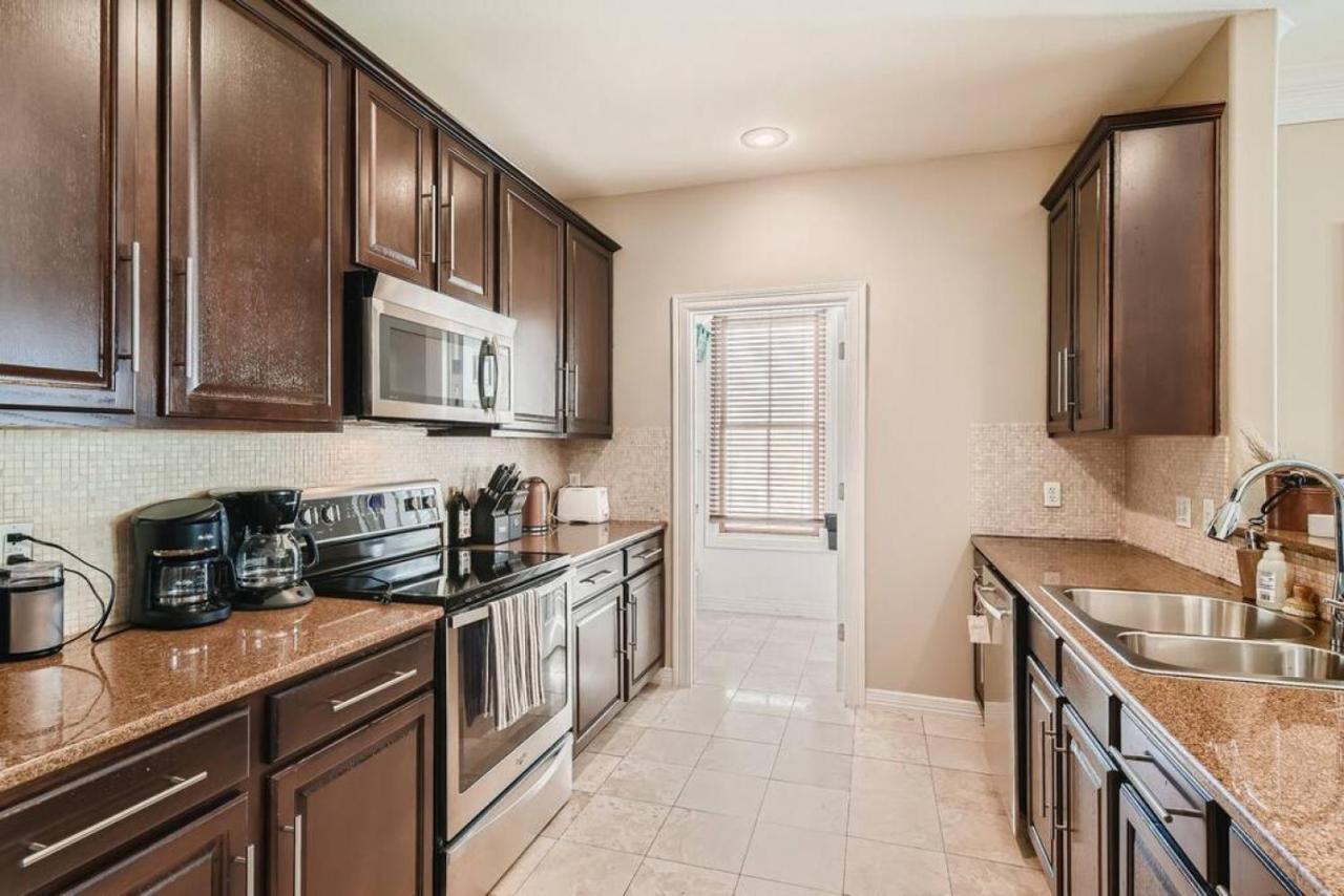 Warm Suburban 3br Townhome Near Dt Austin