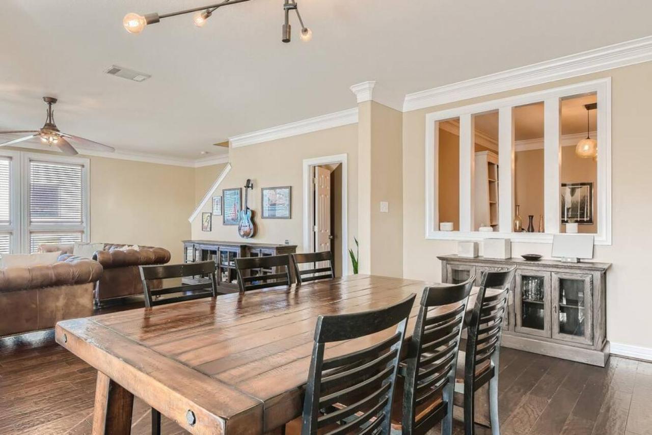 Warm Suburban 3br Townhome Near Dt