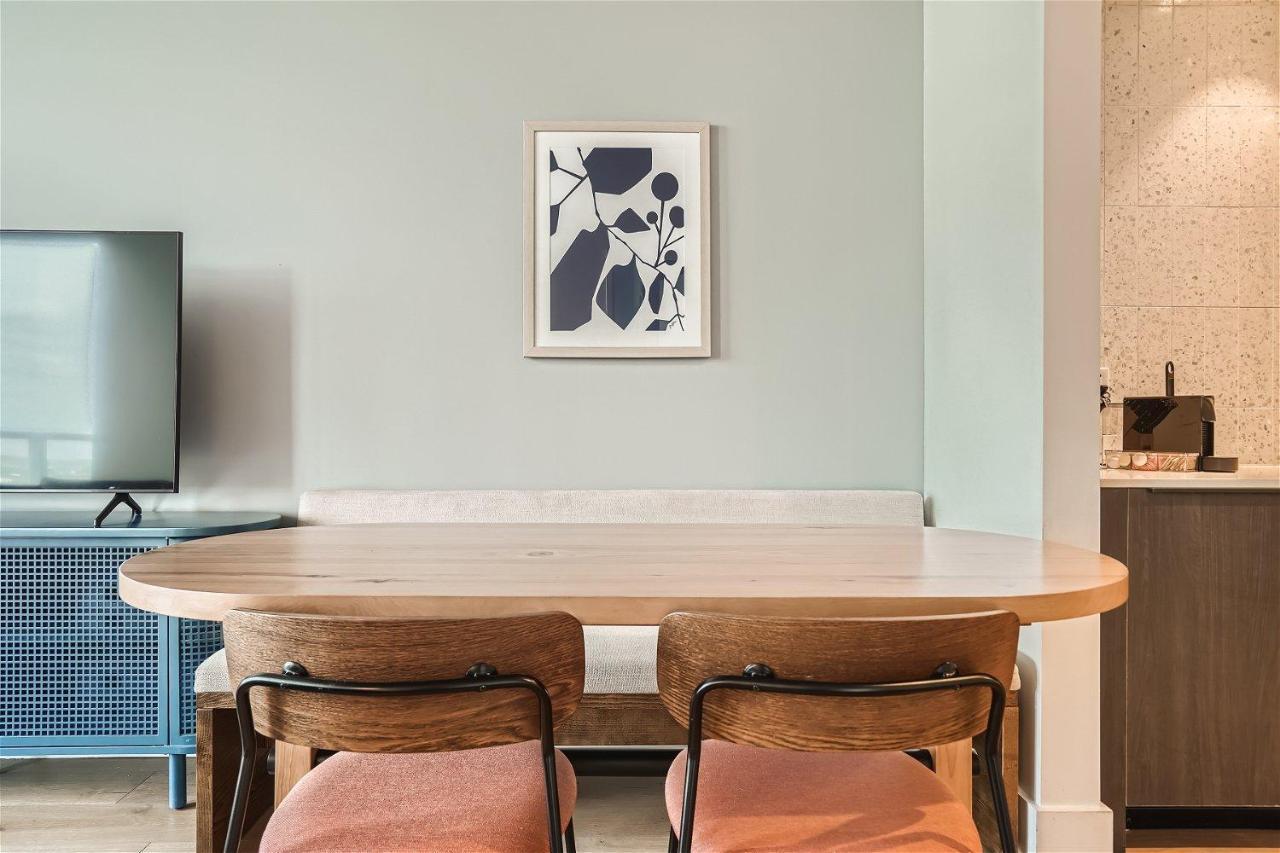 Modern Spacious Downtown - Pool - Kitchen Austin