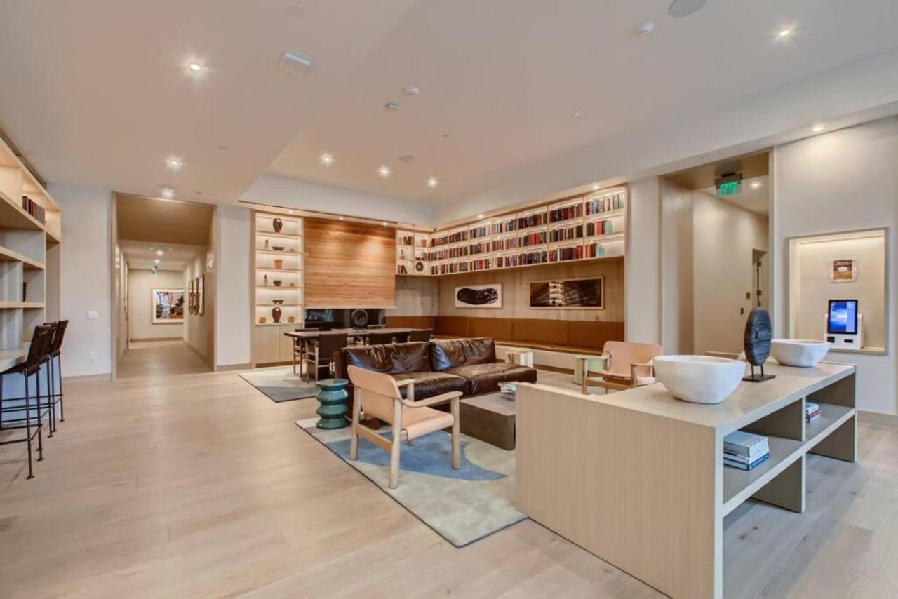 21st Fl 2bd Condo-rainey St-best Views Holiday home