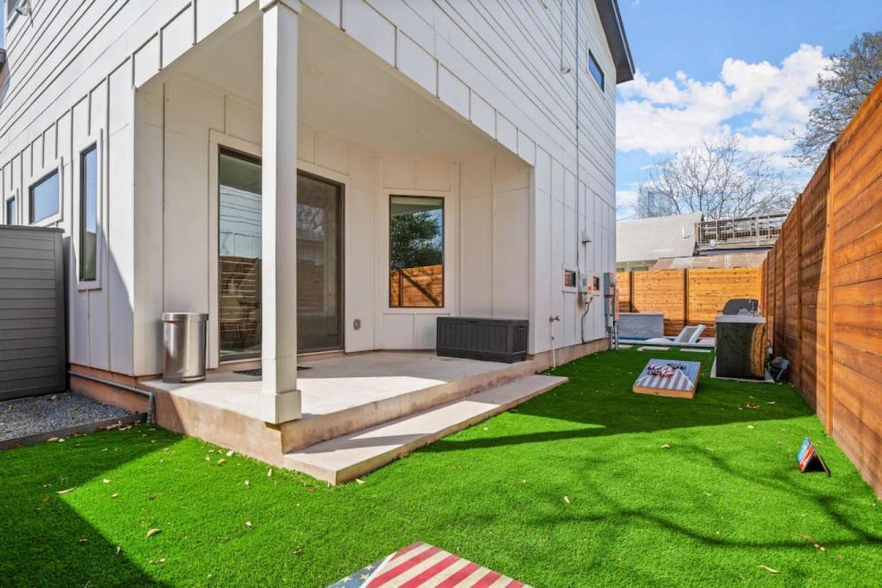 Grand Oasis At E With Pool Holiday home Austin