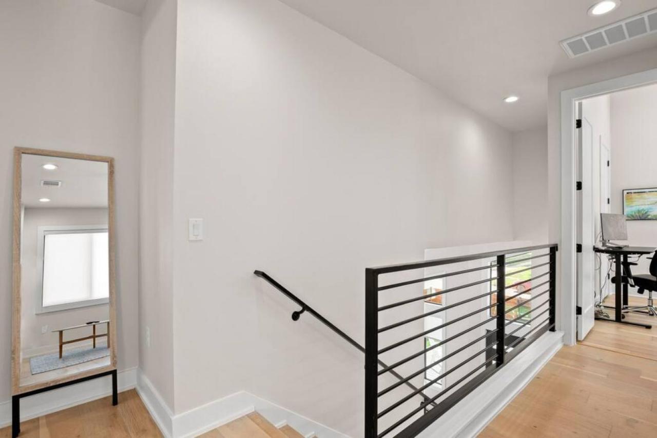 Grand Oasis At E With Pool Holiday home Austin