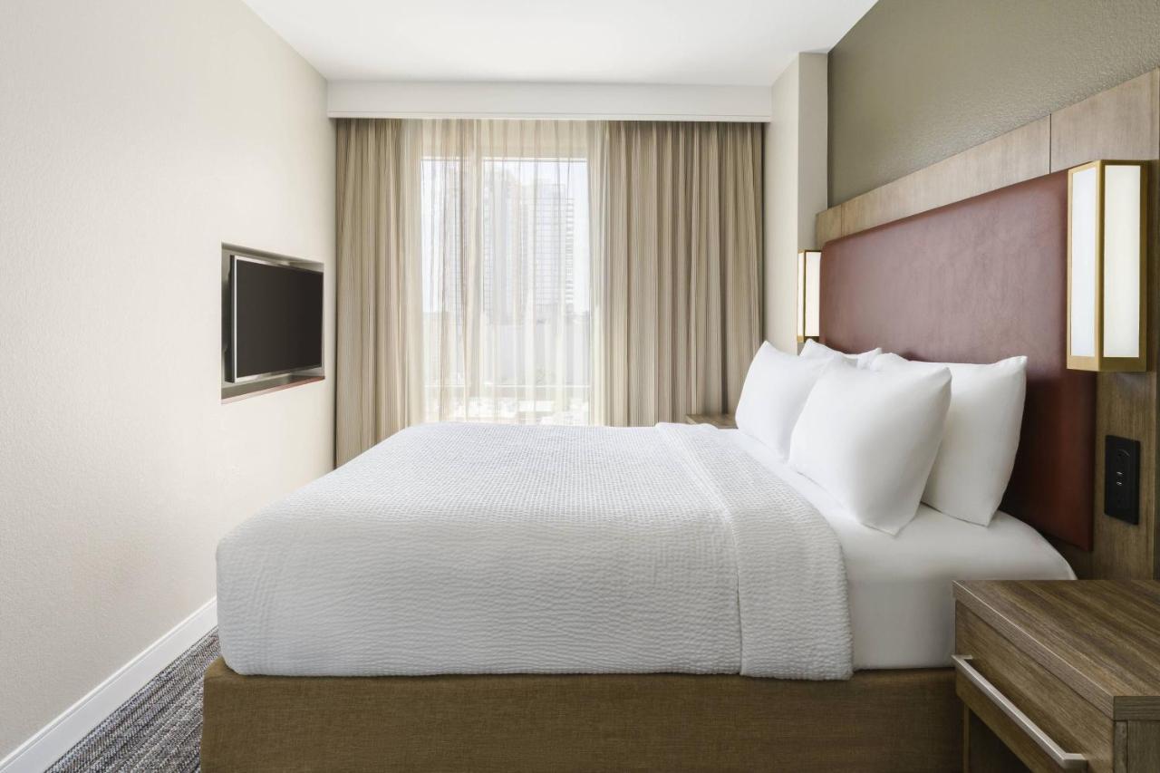 Downtown / Convention Center Hotel 3*