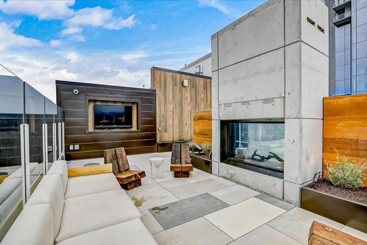 Brand New Rainey Street With And View