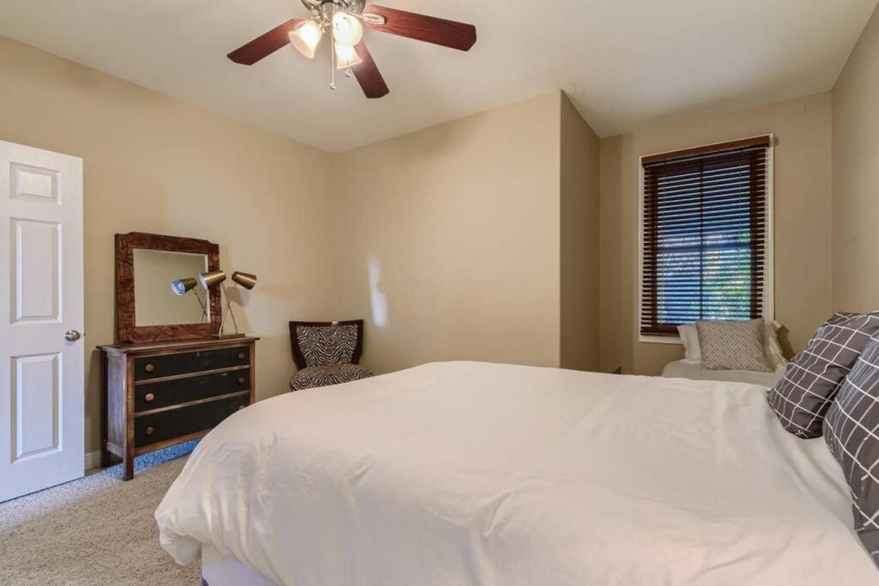 Warm Suburban 3br Townhome Near Dt Apartment *