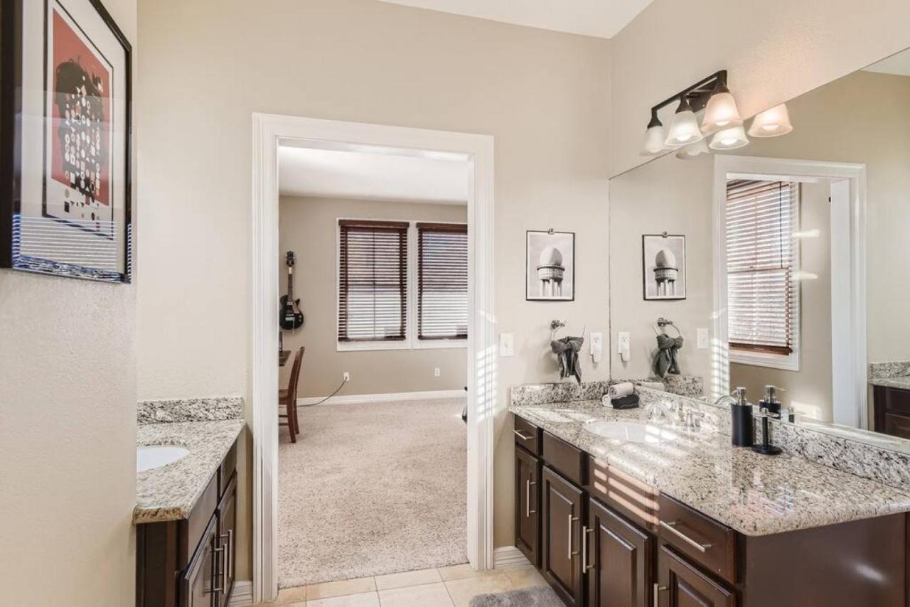 Warm Suburban 3br Townhome Near Dt Apartment Austin