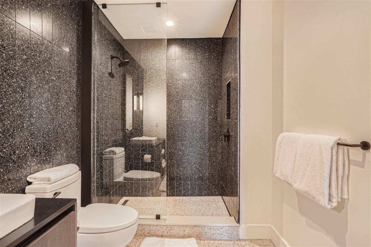 Modern Spacious Downtown - Pool - Kitchen * Austin