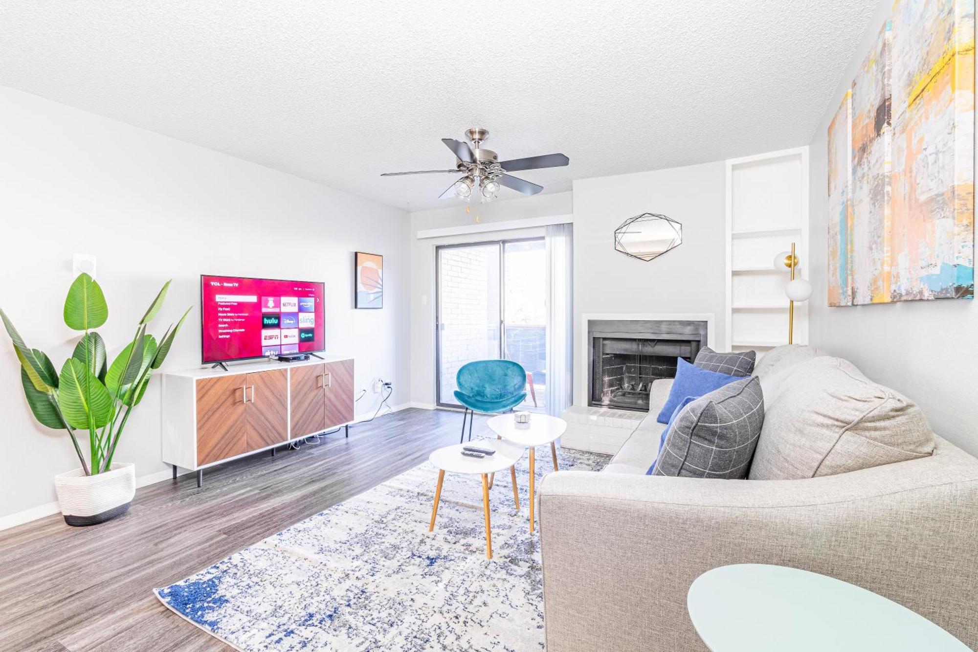 Vivant - Sola Chic King Bed Suites, Close To Downtown Apartment Austin
