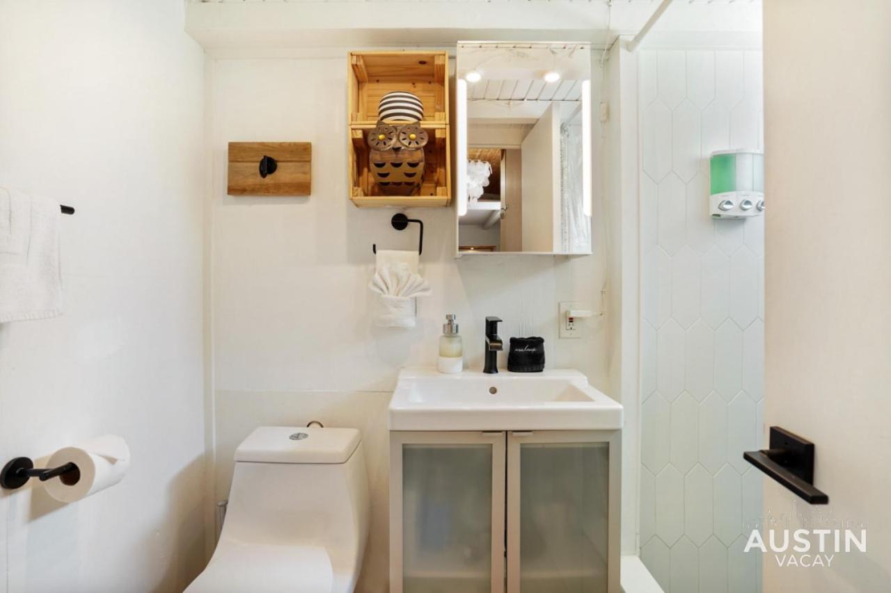 Hgtv Featured Tiny W Hot Tub Near East 6th St * Austin