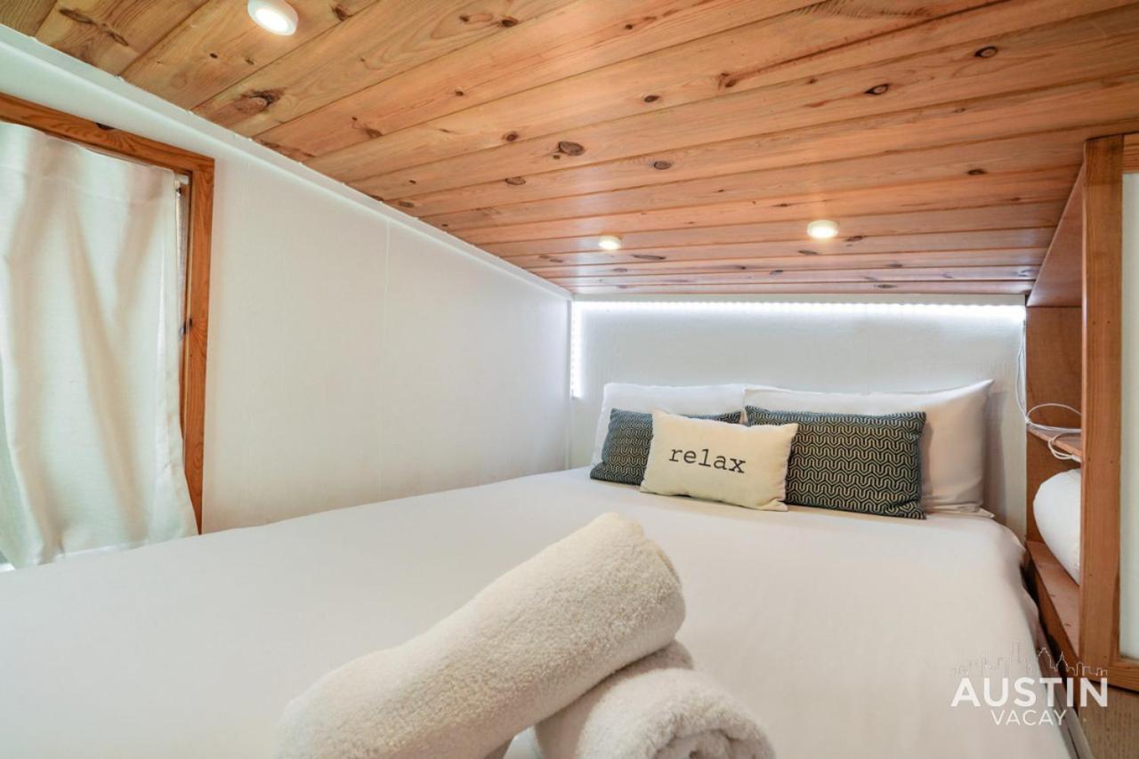 Apartment Hgtv Featured Tiny W Hot Tub Near East 6th St Austin