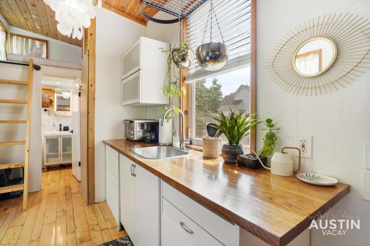Hgtv Featured Tiny W Hot Tub Near East 6th St * Austin