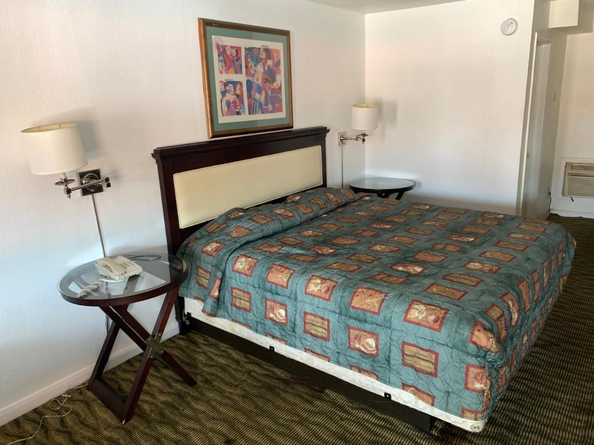 Deluxe Motel Austin