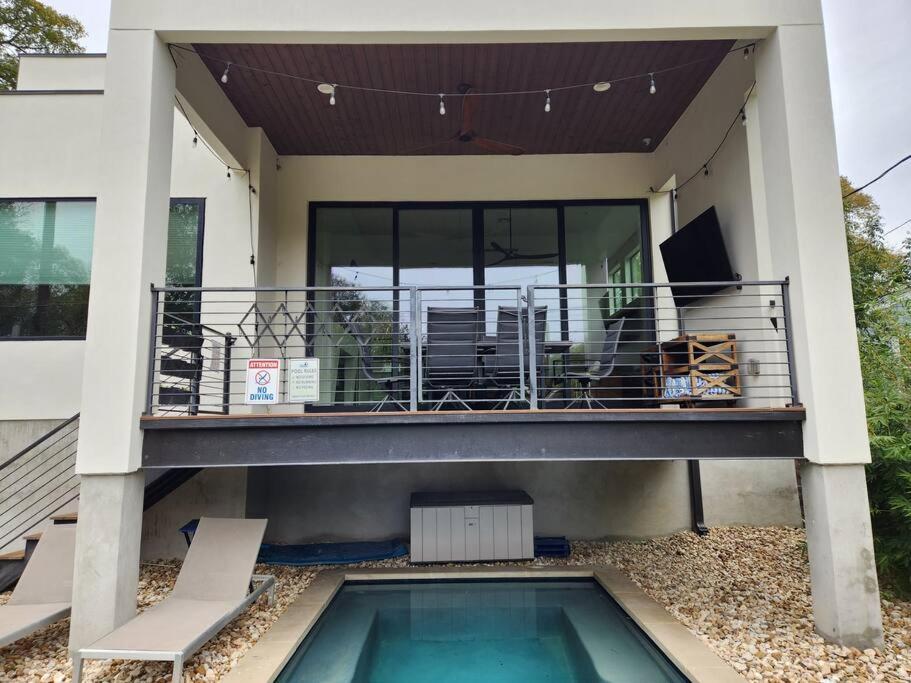 Contemporary W/ Pool And * Austin