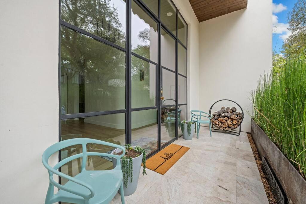 Contemporary W/ Pool And * Austin