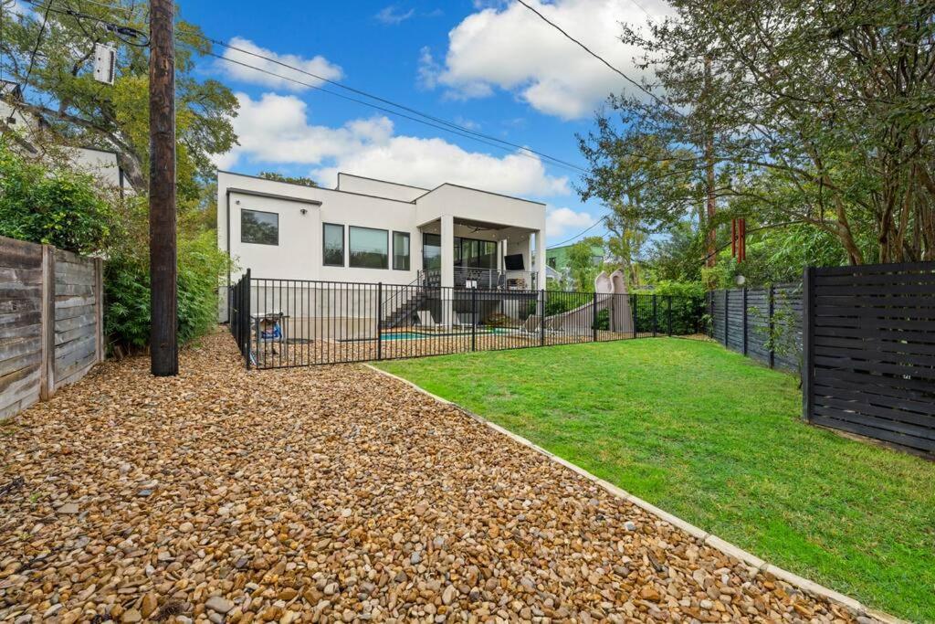 Holiday home Contemporary W/ Pool And *