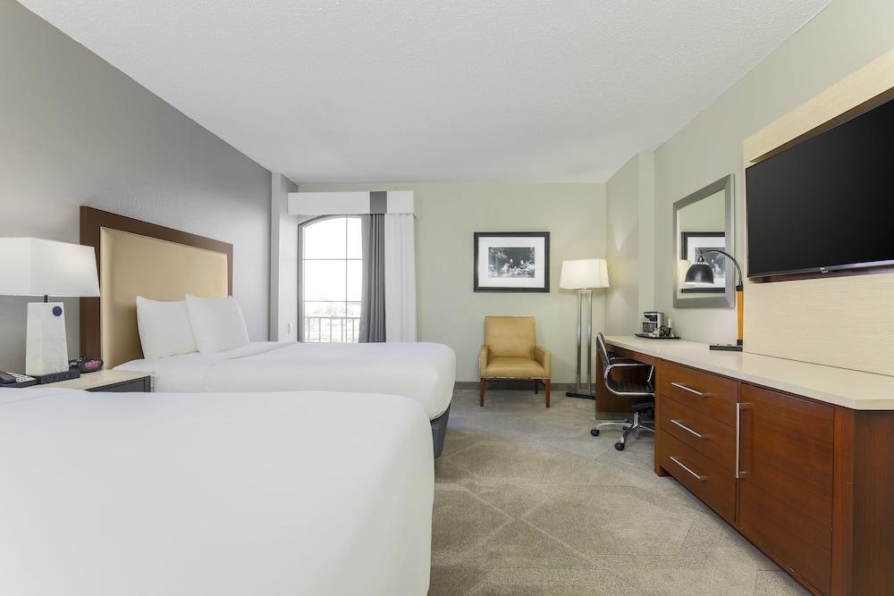 Doubletree By Hilton Austin-university Area Hotel