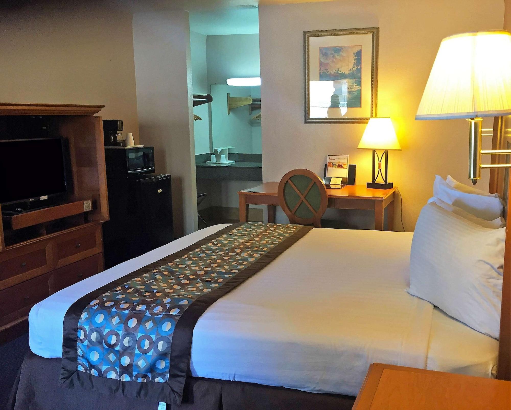 Americas Value 2* Austin