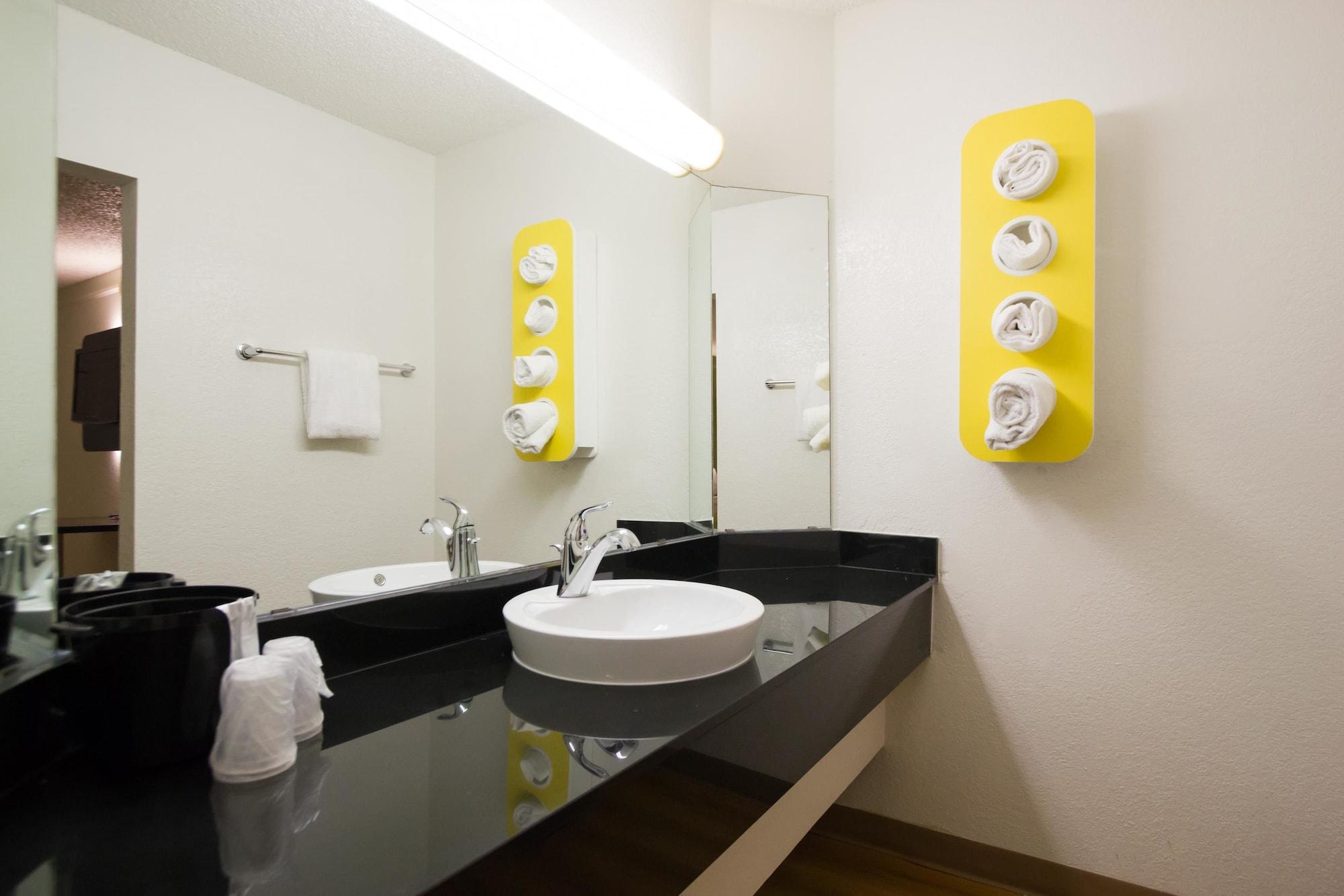Hotel 6-austin, Tx - Midtown