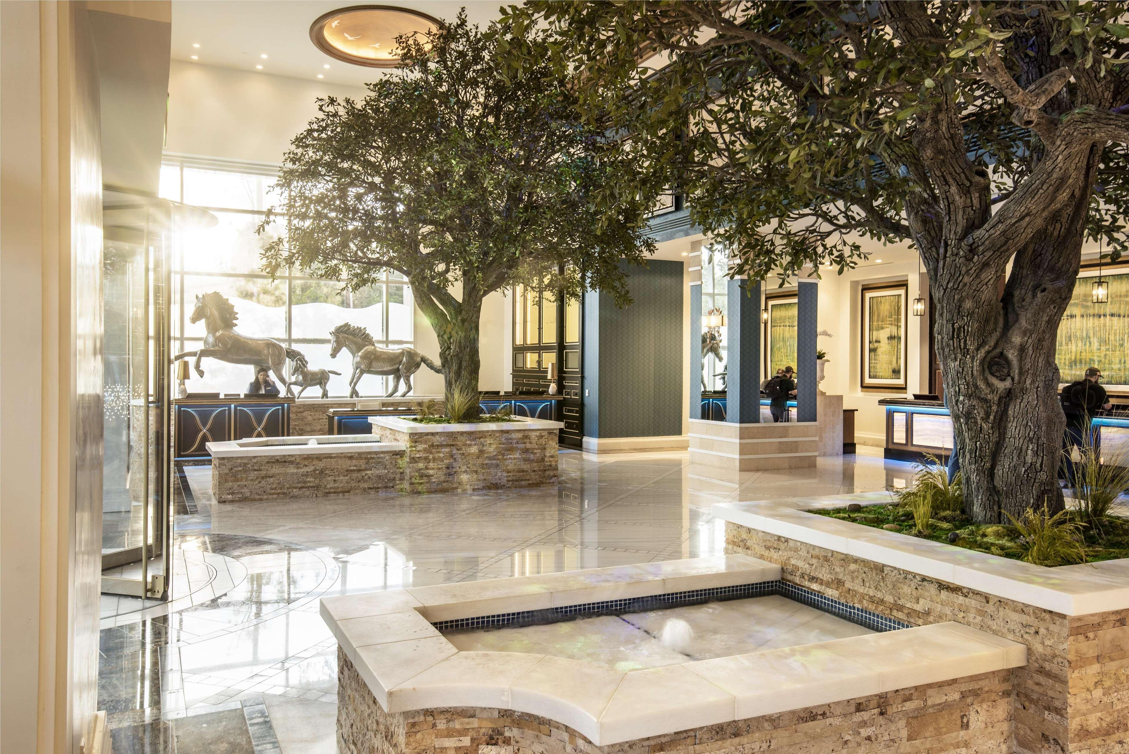 Fairmont Hotel 4*