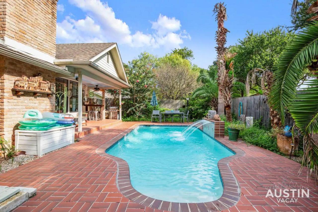 Holiday home Backyard Bliss W Private Pool Unique Family *
