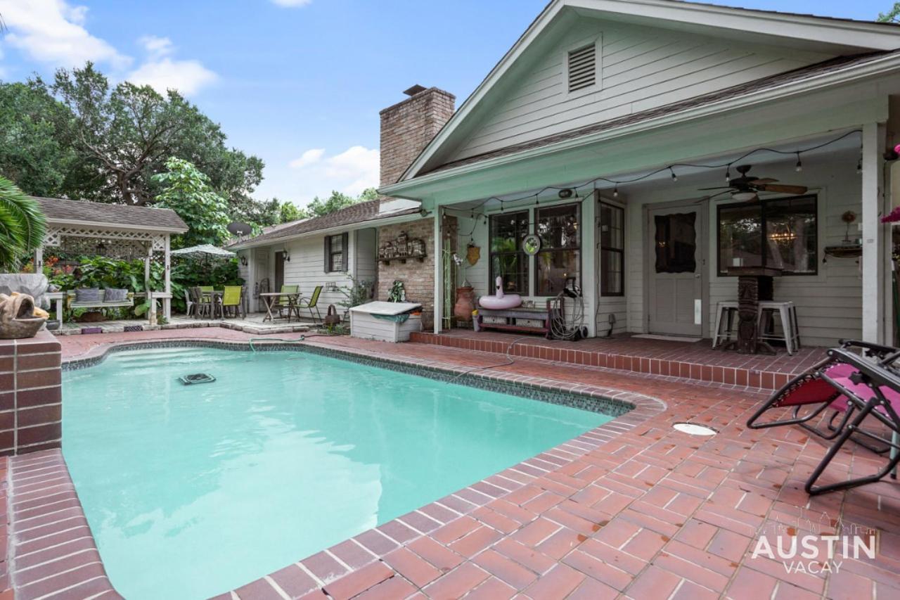 Holiday home Backyard Bliss W Private Pool Unique Family *