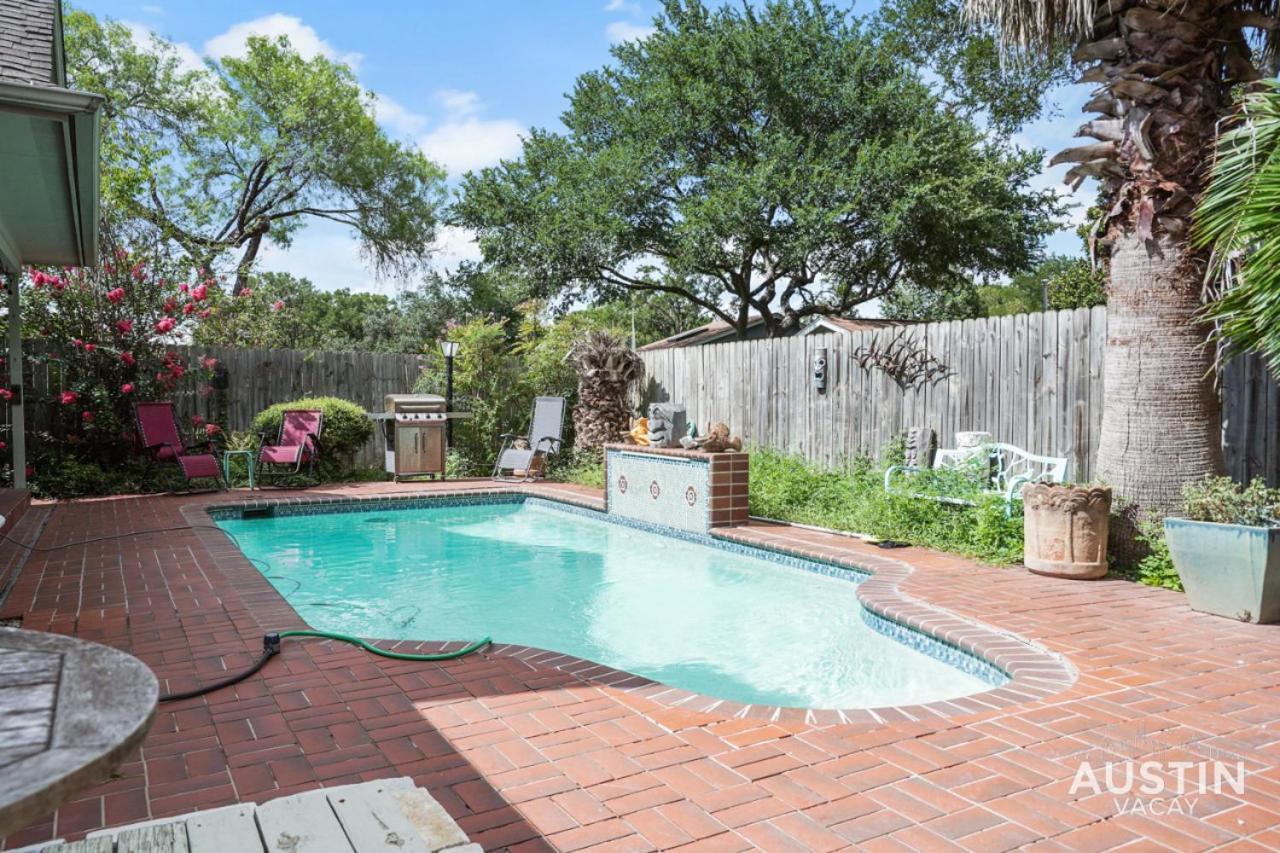Holiday home Backyard Bliss W Private Pool Unique Family