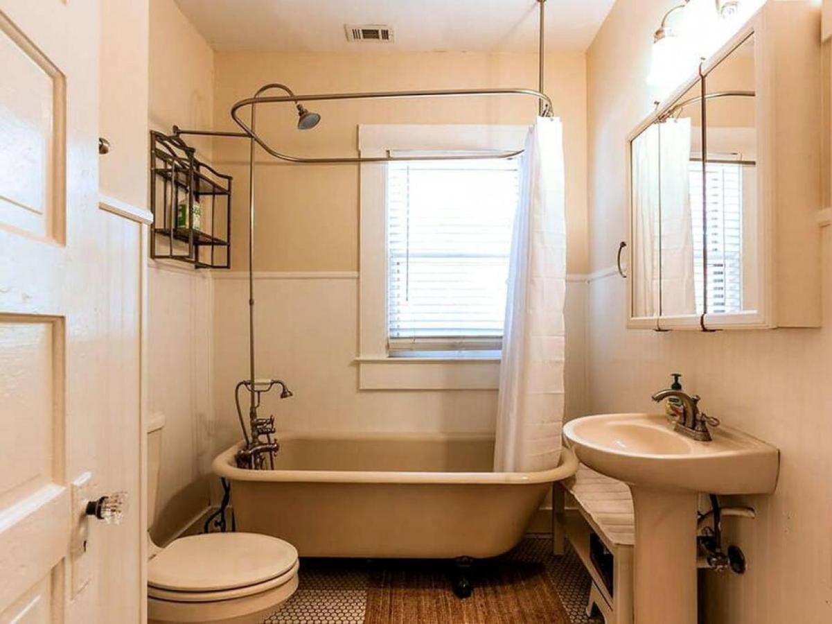 Downtown In Amazing Walkable Location *