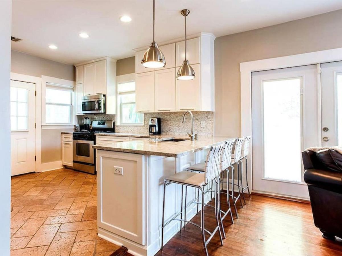 Downtown In Amazing Walkable Location Holiday home *